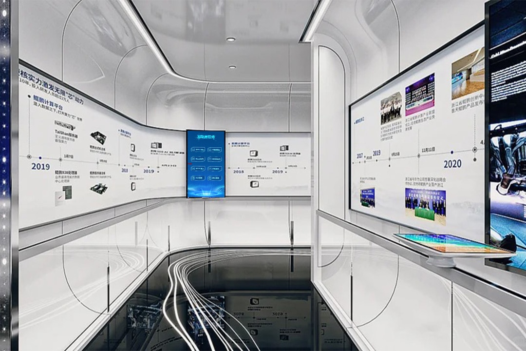 弧形滑轨屏系统_多媒体互动滑轨屏